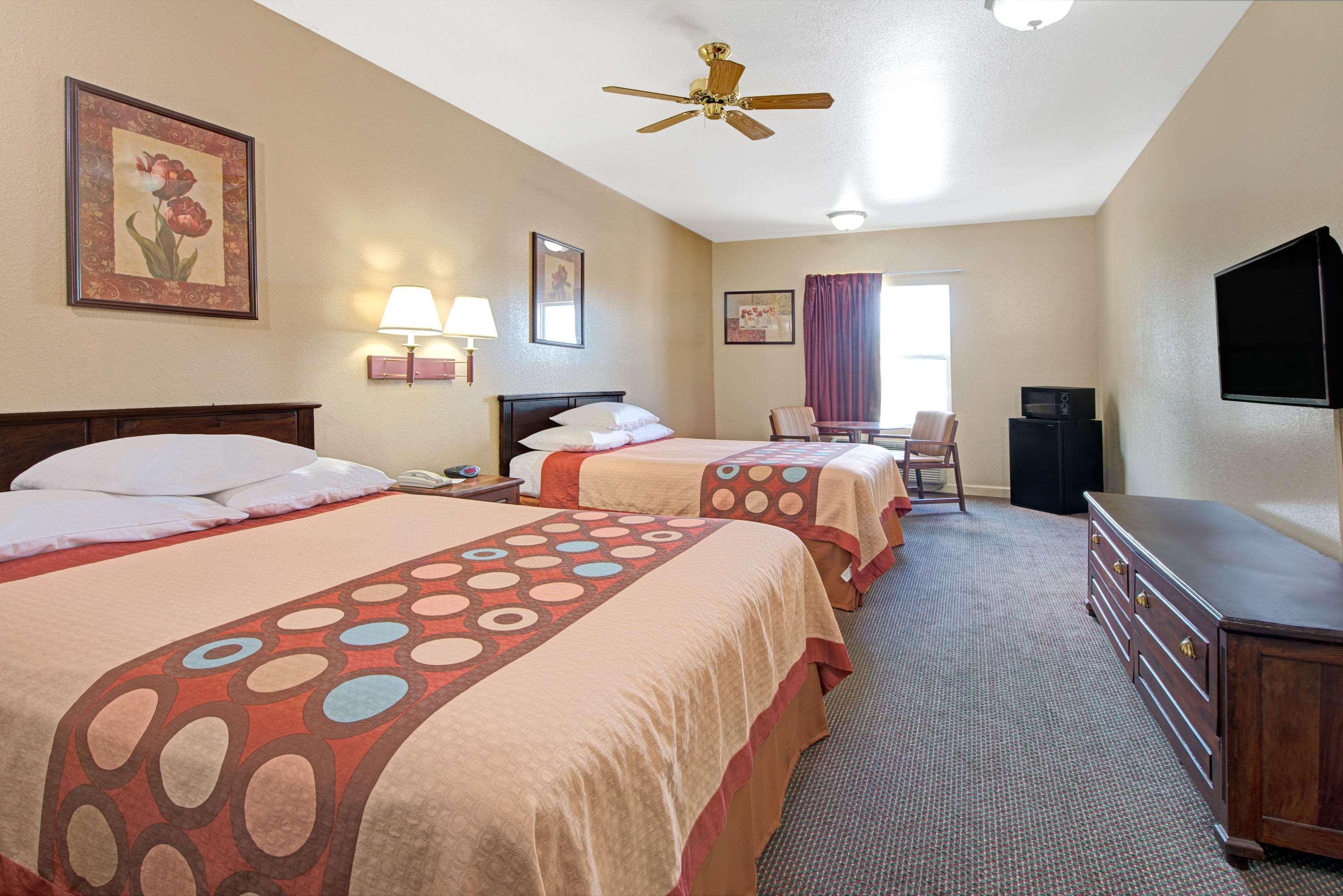 Super 8 By Wyndham St. Louis Airport Hotel Woodson Terrace Luaran gambar