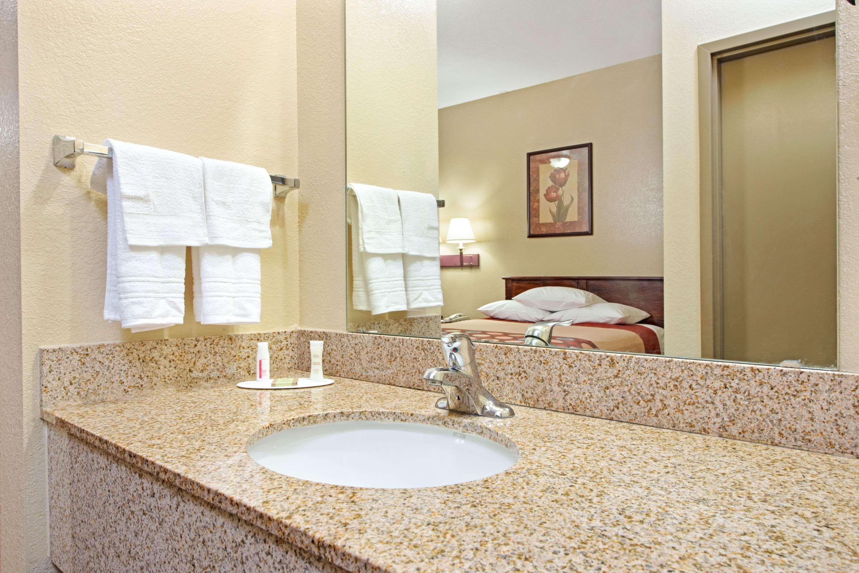 Super 8 By Wyndham St. Louis Airport Hotel Woodson Terrace Luaran gambar